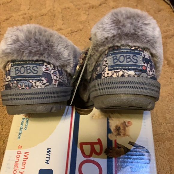 NWT Bob’s Skechers Memory Foam Woof Lounge *BENEFITS ANIMALS* - Picture 4 of 12
